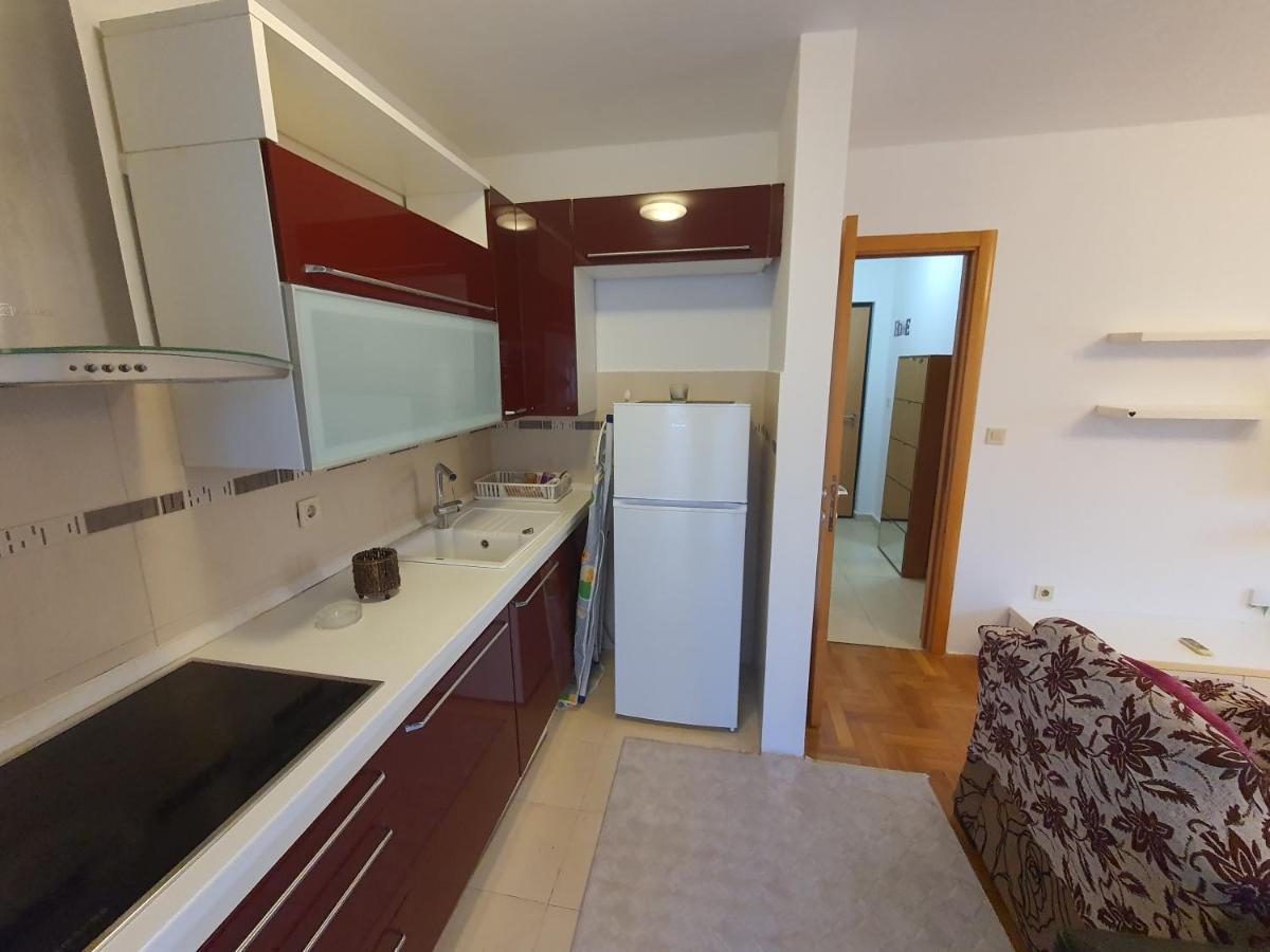 Comfort One Bedroom Apartment Podgorica Exteriör bild